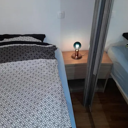 Orange Apartment *