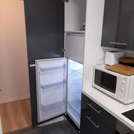 Orange Apartment Reims